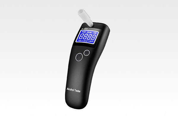 What is the main difference between the fuel cell alcohol tester and the semi-conductor oxide alcohol tester?